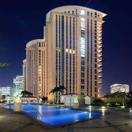 مانيلا A2J Luxury 1Br Balcony Suite Near Venice Mall Bgc المظهر الخارجي الصورة