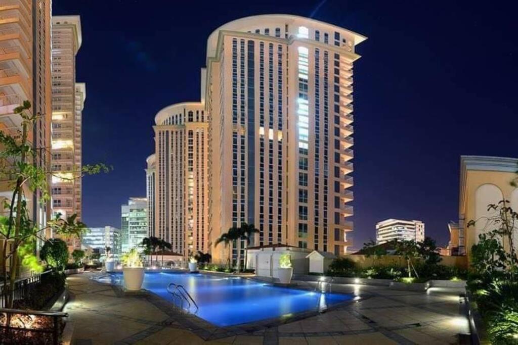 مانيلا A2J Luxury 1Br Balcony Suite Near Venice Mall Bgc المظهر الخارجي الصورة