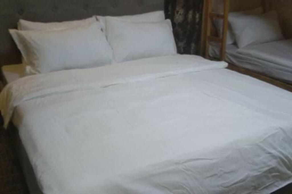 مانيلا A2J Luxury 1Br Balcony Suite Near Venice Mall Bgc المظهر الخارجي الصورة