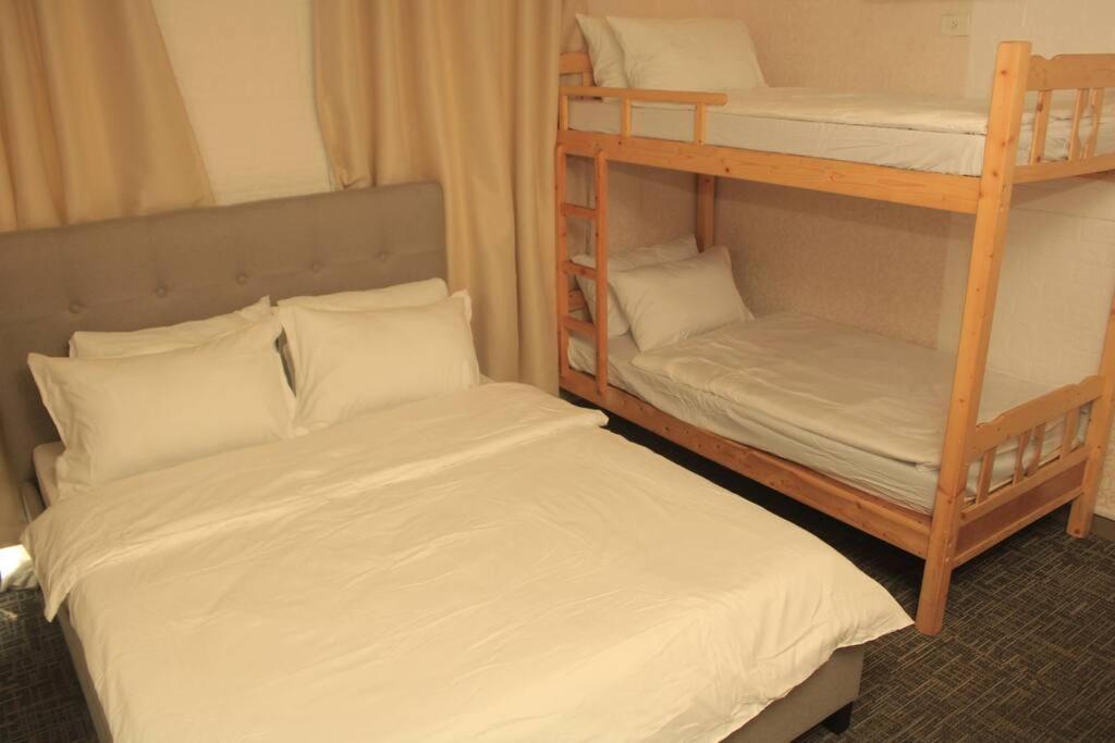 مانيلا A2J Luxury 1Br Balcony Suite Near Venice Mall Bgc المظهر الخارجي الصورة