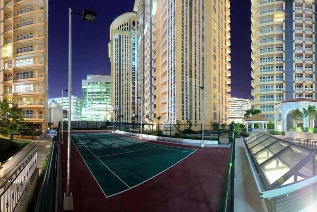 مانيلا A2J Luxury 1Br Balcony Suite Near Venice Mall Bgc المظهر الخارجي الصورة