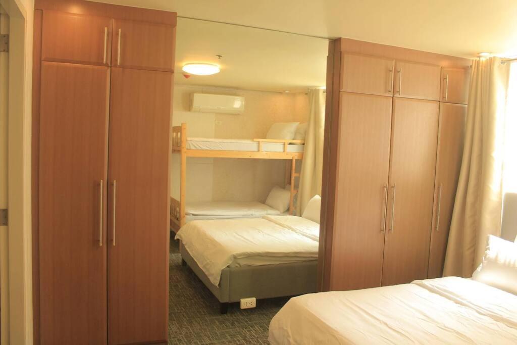 مانيلا A2J Luxury 1Br Balcony Suite Near Venice Mall Bgc المظهر الخارجي الصورة