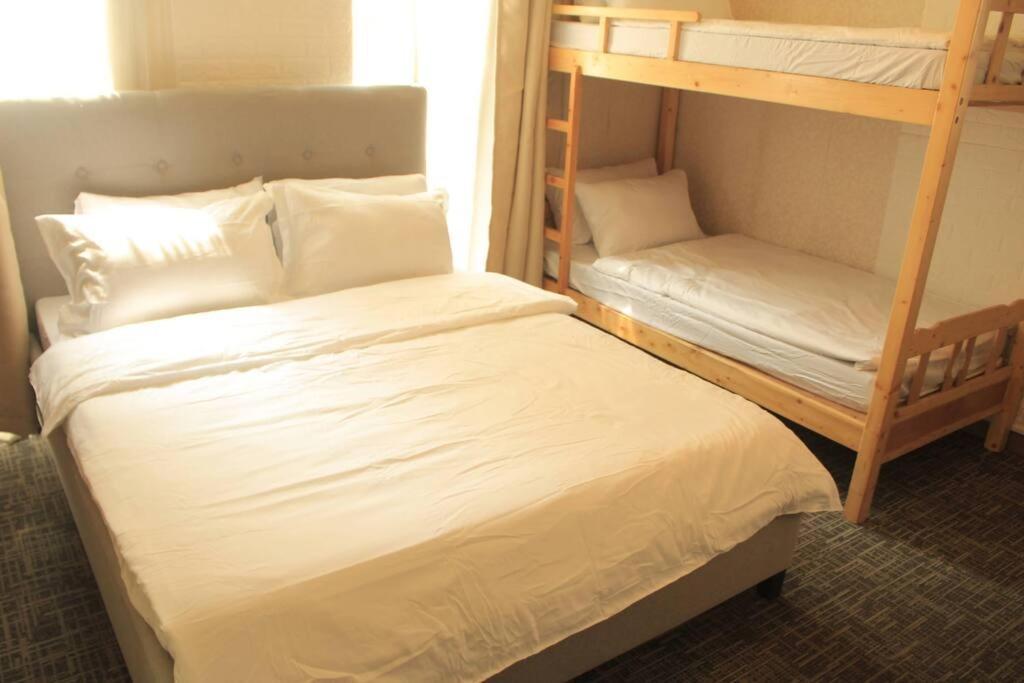 مانيلا A2J Luxury 1Br Balcony Suite Near Venice Mall Bgc المظهر الخارجي الصورة