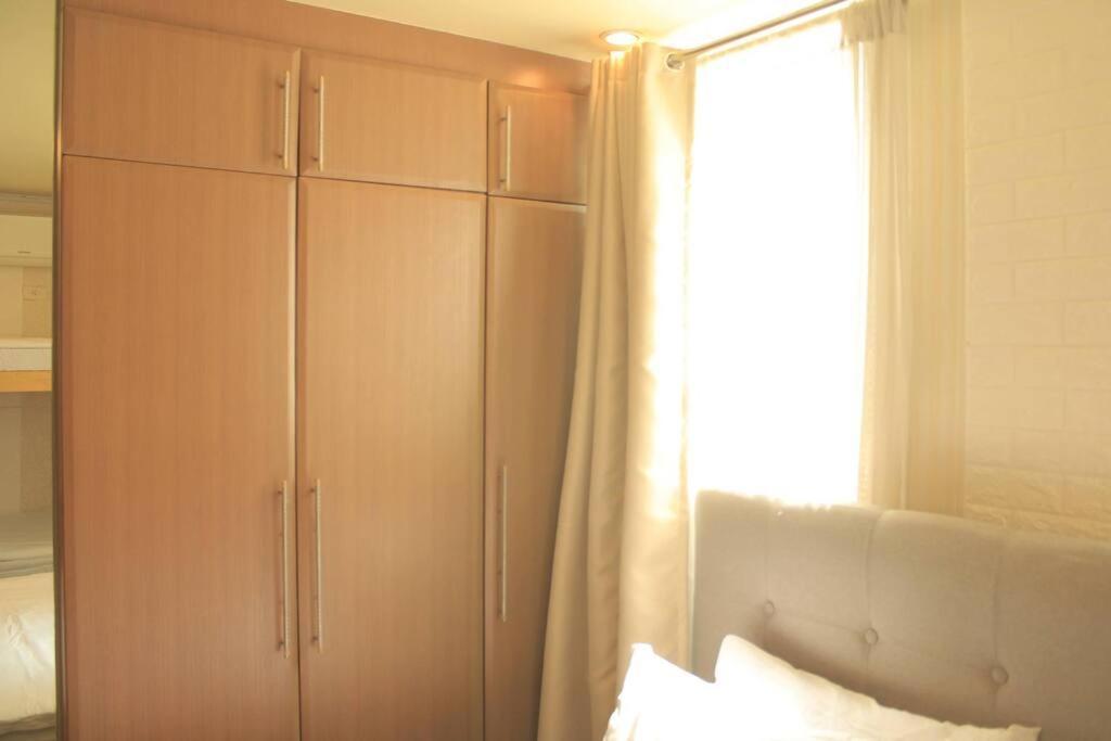 مانيلا A2J Luxury 1Br Balcony Suite Near Venice Mall Bgc المظهر الخارجي الصورة